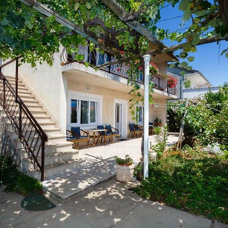 Apartmani Jelica Крк Екстер'єр фото