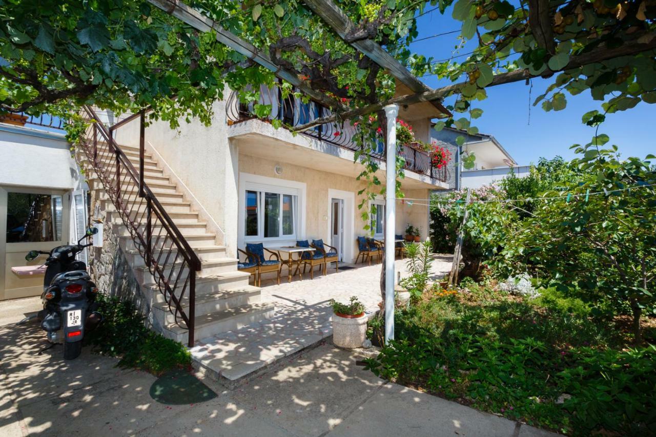 Apartmani Jelica Крк Екстер'єр фото