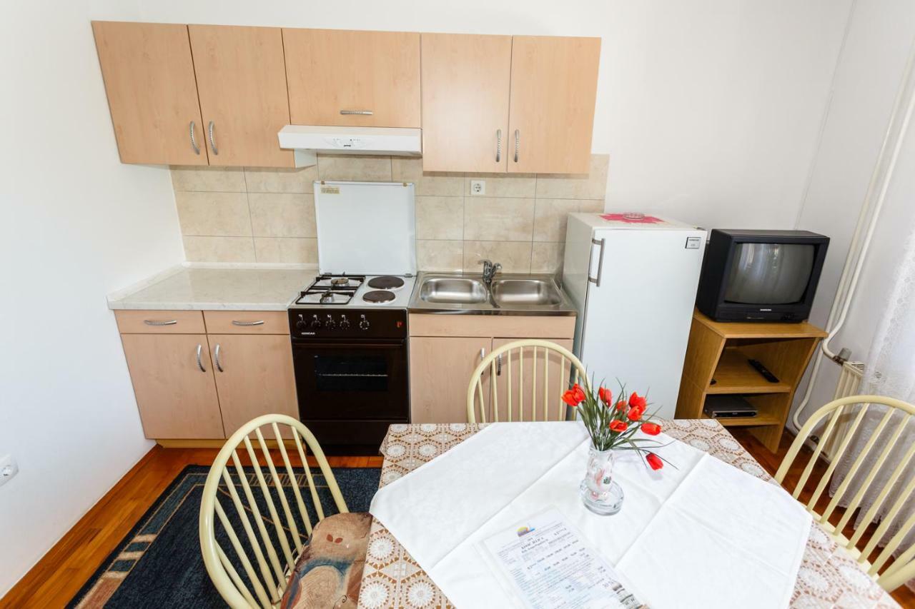 Apartmani Jelica Крк Екстер'єр фото