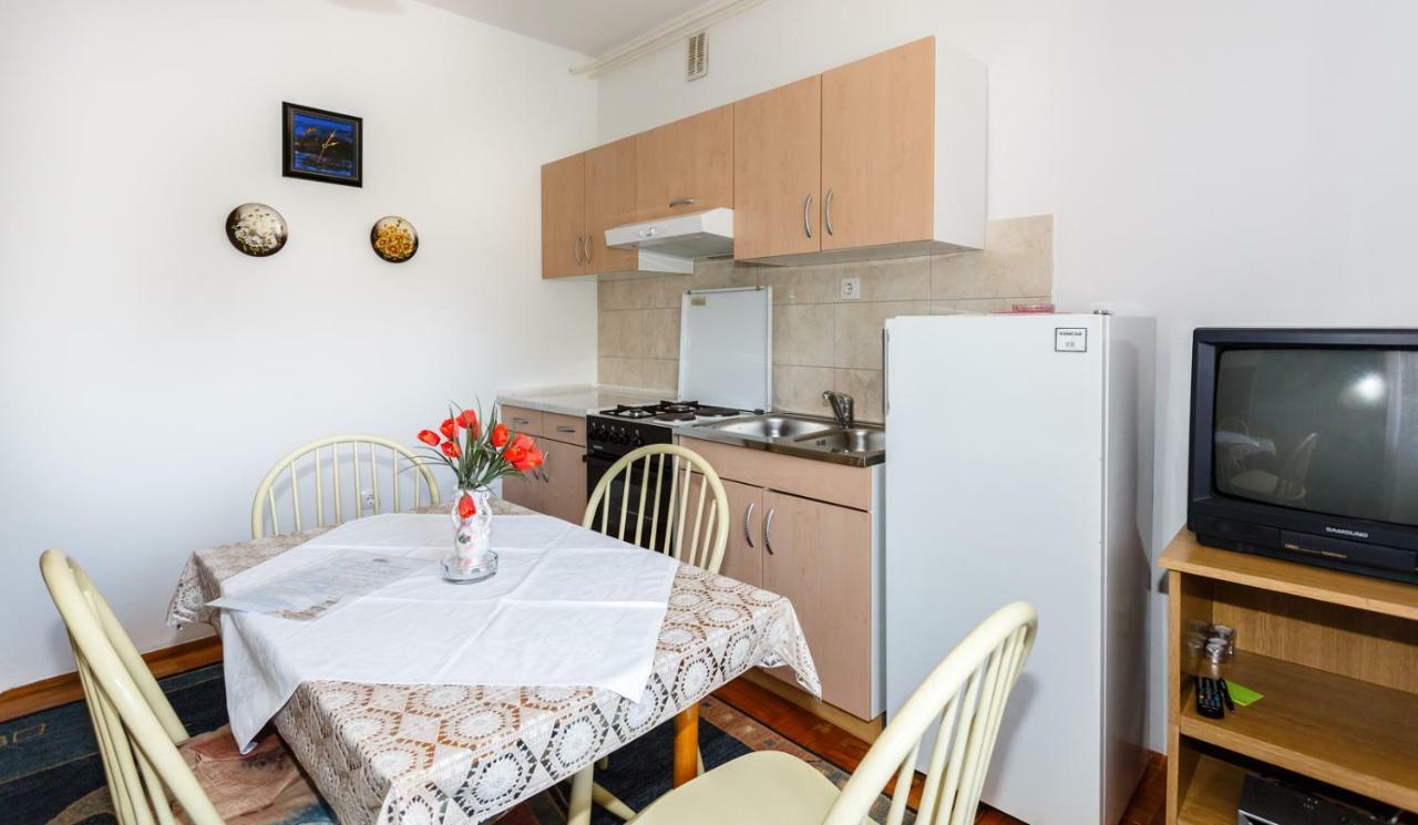 Apartmani Jelica Крк Екстер'єр фото